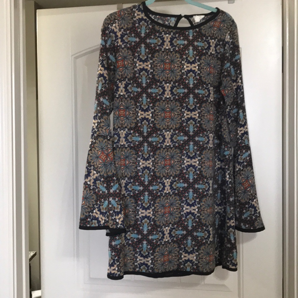 Patterned bell sleeve dress